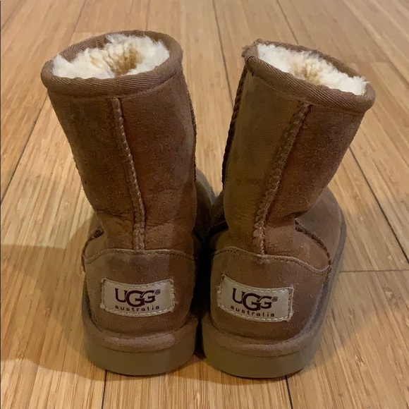 ugg classic short camel